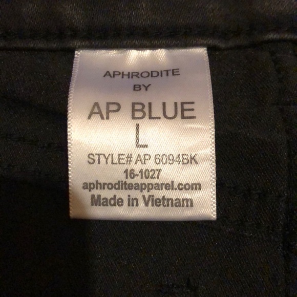 High Waisted Ripped Shorts - Picture 3 of 4